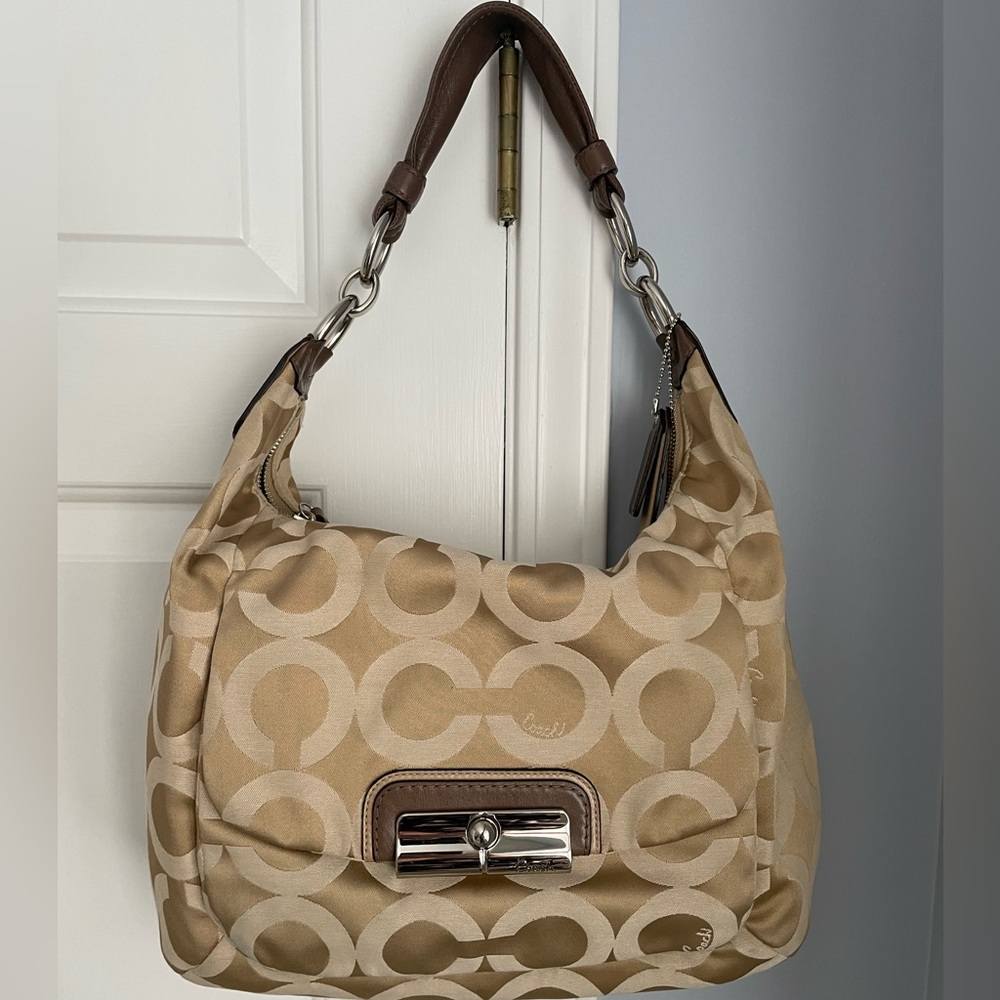 Coach Shoulder Purse in Tan/Beige Signature Logo Purse